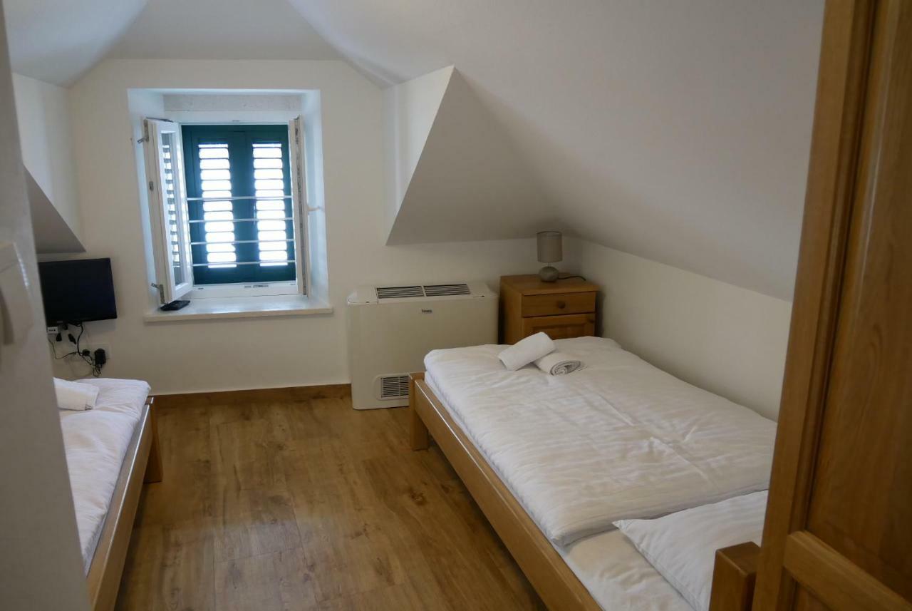 Guest House Jere Old Town Rogoznica  Eksteriør billede